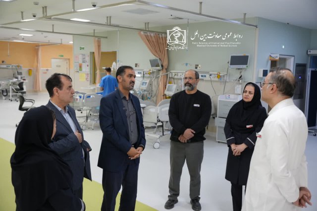 بازدید نوروزی معاون بین الملل دانشگاه از بیمارستان اکبر 1403/12/30