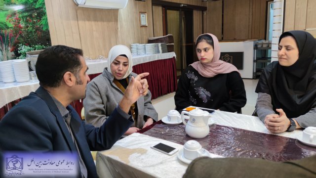 دیدار صمیمانه معاون بین الملل دانشگاه با دانشجویان جدیدالورود عراقی 1402/10/26