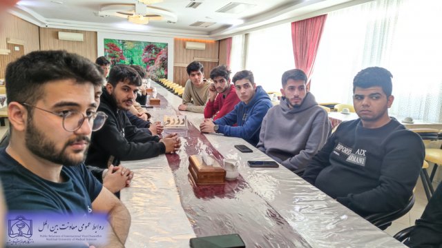 دیدار صمیمانه معاون بین الملل دانشگاه با دانشجویان جدیدالورود عراقی 1402/10/26