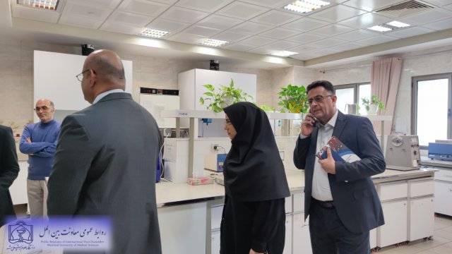 بازدید روسای دانشگاه های بصره از دانشگاه علوم پزشکی مشهد 1402/10/28