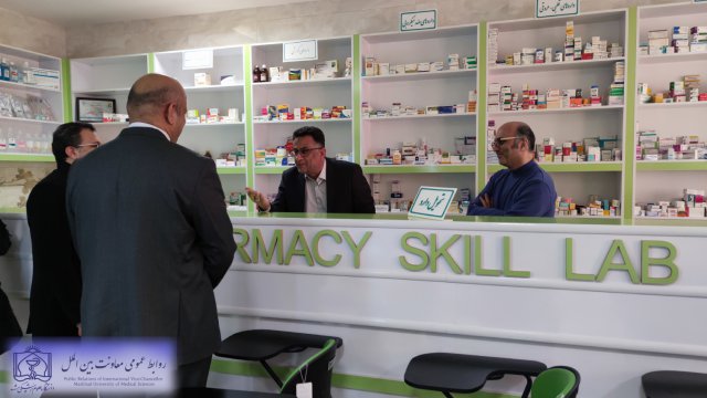 بازدید روسای دانشگاه های بصره از دانشگاه علوم پزشکی مشهد 1402/10/28