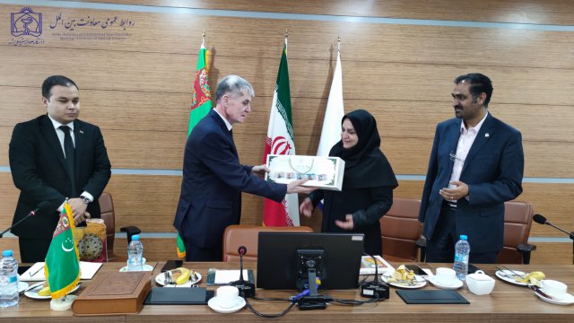 بازدید روسای دانشگاه مراد قاری اف ترکمنستان از دانشکده داروسازی 1403/4/14