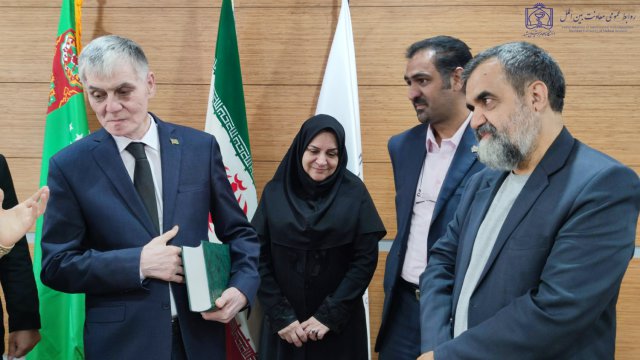 بازدید روسای دانشگاه مراد قاری اف ترکمنستان از دانشکده داروسازی 1403/4/14