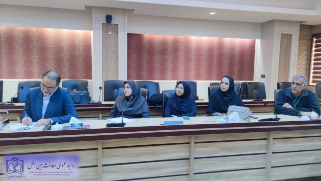 استفاده از ظرفیت دانشکده های دانشگاه علوم پزشکی مشهد  در جذب دانشجویان بین الملل 1402/08/1