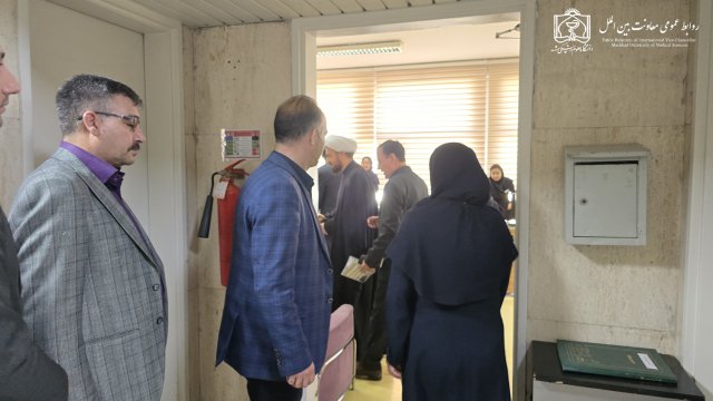 بازدید معاون بین الملل دانشگاه از بیمارستان قائم (عج) 14034/01/04