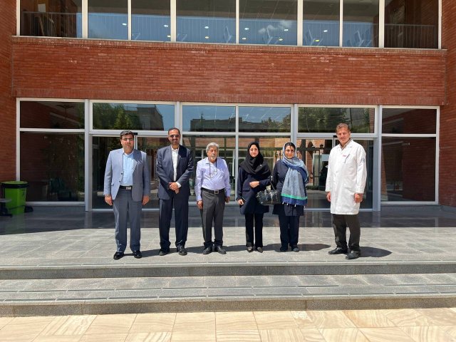 بازدید معاون بین‌الملل دانشگاه علوم پزشکی مشهد به همراه مدیر گردشگری سلامت دانشگاه، از نخستین مرکز طب تسکینی «هاسپیس» کشور 1404/05/03