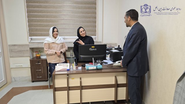 حضور معاون بین الملل در واحدهای ستادی جهت تبریک روز کارمند 1404/06/04