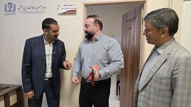 حضور معاون بین الملل در واحدهای ستادی جهت تبریک روز کارمند 1404/06/04