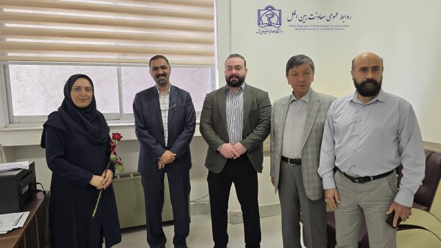 حضور معاون بین الملل در واحدهای ستادی جهت تبریک روز کارمند 1404/06/04