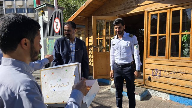 حضور معاون بین الملل در واحدهای ستادی جهت تبریک روز کارمند 1404/06/04