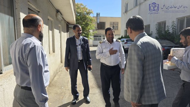 حضور معاون بین الملل در واحدهای ستادی جهت تبریک روز کارمند 1404/06/04