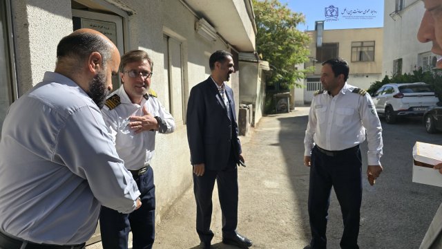 حضور معاون بین الملل در واحدهای ستادی جهت تبریک روز کارمند 1404/06/04