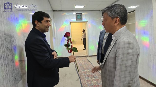 حضور معاون بین الملل در واحدهای ستادی جهت تبریک روز کارمند 1404/06/04