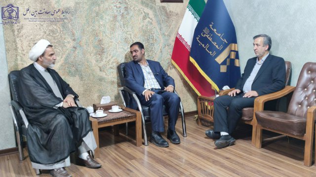 نشست معاون بین الملل و مدیر امور پشتیبانی و رفاهی دانشگاه با رئیس نمایندگی جامعه المصطفی استان خراسان رضوی 1403/03/07