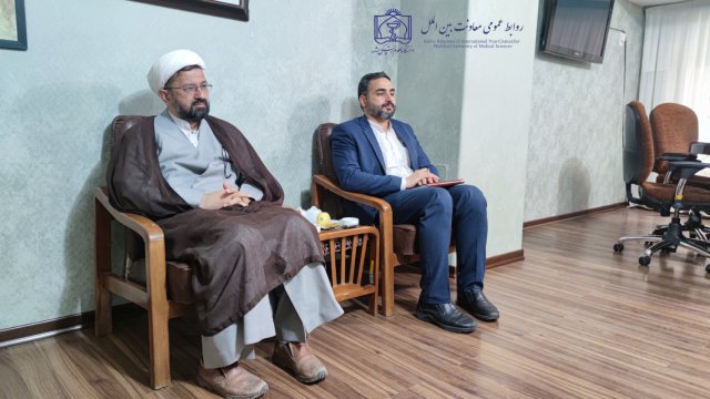  نشست معاون بین الملل و مدیر امور پشتیبانی و رفاهی دانشگاه با رئیس نمایندگی جامعه المصطفی استان خراسان رضوی 1403/03/07