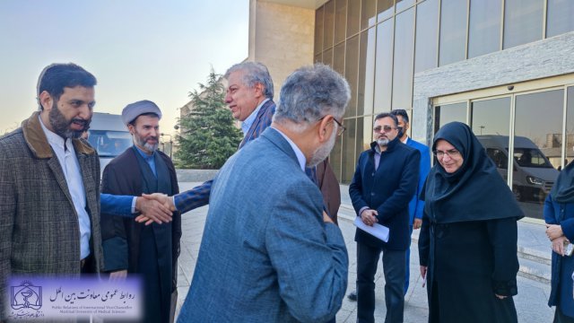 بازدید جمعی از مسئولان و اساتید دانشگاه پاکستان از دانشگاه علوم پزشکی مشهد