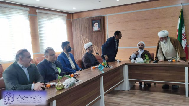 بازدید جمعی از مسئولان و اساتید دانشگاه پاکستان از دانشگاه علوم پزشکی مشهد