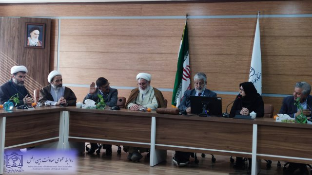 بازدید جمعی از مسئولان و اساتید دانشگاه پاکستان از دانشگاه علوم پزشکی مشهد
