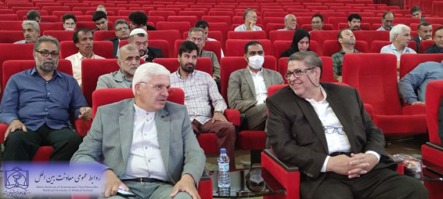 ویژه برنامه همدلی روز جهانی پناهنده با حضور نمایندگان فعال سیاسی استان، کمیساری عالی سازمان ملل متحد در امور پناهندگان، سازمان های بین المللی فعال در استان و معاون امور بین الملل دانشگاه علوم پزشکی مشهد - 1402/03/30