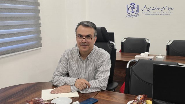 بازدید معاون بین الملل دانشگاه از پژوهشگاه علوم پزشکی شهید رئیسی 1404/05/18