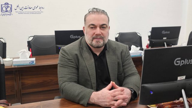 بازدید معاون بین الملل دانشگاه از پژوهشگاه علوم پزشکی شهید رئیسی 1404/05/18