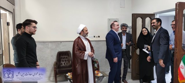 بازدید معاون بین الملل به همراه تیم بین الملل از محل ثبت نام و پذیرش دانشجویان خارجی 1402/07/25