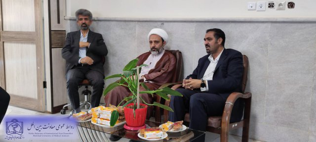 بازدید معاون بین الملل به همراه تیم بین الملل از محل ثبت نام و پذیرش دانشجویان خارجی 1402/07/25