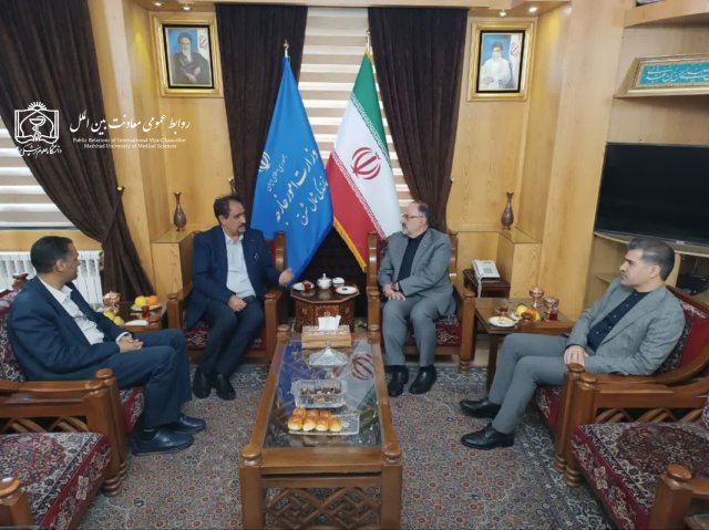 دیدار رئیس و معاون بین الملل دانشگاه علوم پزشکی مشهد با رئیس دفتر نمایندگی وزارت امور خارجه شمال شرق 1405/01/03