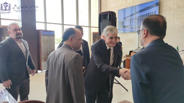 رونمایی از ترجمه کتاب گیاهان دارویی کشور ترکمنستان به زبان فارسی 1403/04/17