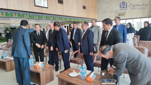 رونمایی از ترجمه کتاب گیاهان دارویی کشور ترکمنستان به زبان فارسی 1403/04/17