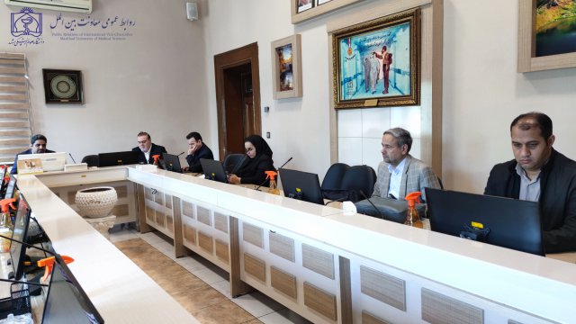جلسه بررسی سایت انگلیسی دانشکده بهداشت 1403/02/10