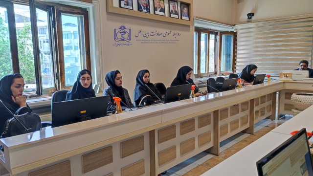 جلسه بررسی سایت انگلیسی دانشکده بهداشت 1403/02/10