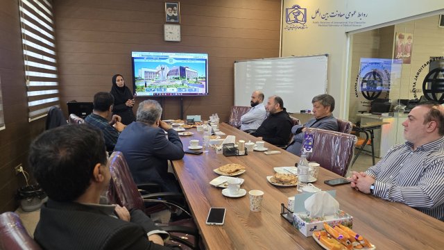 جلسه بررسی سایت انگلیسی دانشگاه 1404/05/28