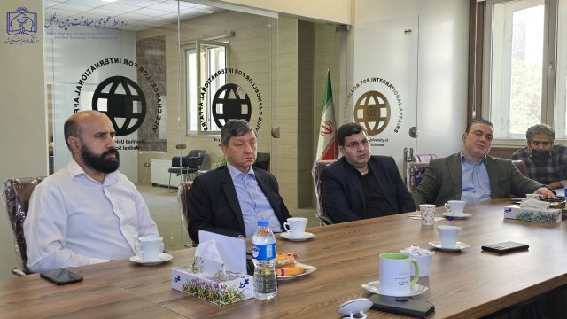 جلسه بررسی سایت انگلیسی دانشگاه 1404/05/28